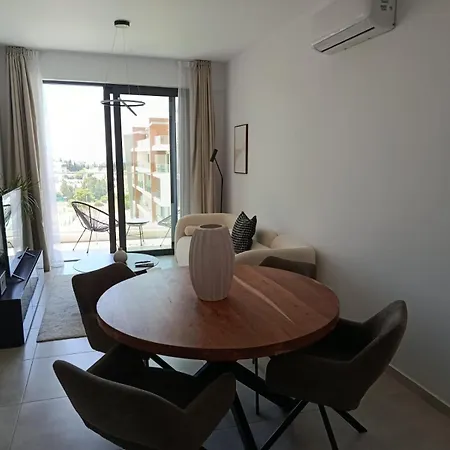 Sea View Penthouse Universal Residences Апартаменты Пафос