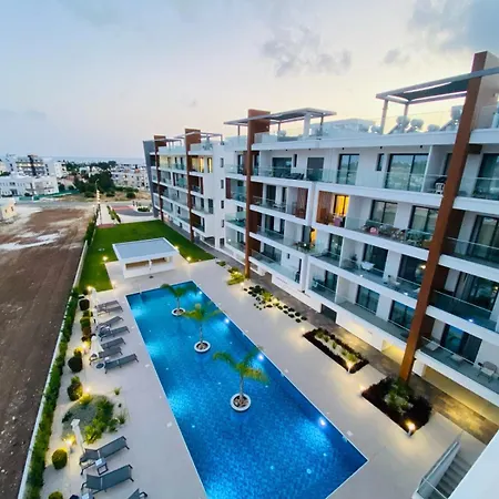 Sea View Penthouse Universal Residences