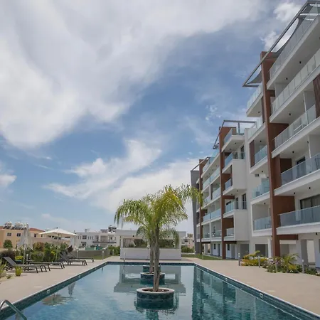 Sea View Penthouse Universal Residences Пафос