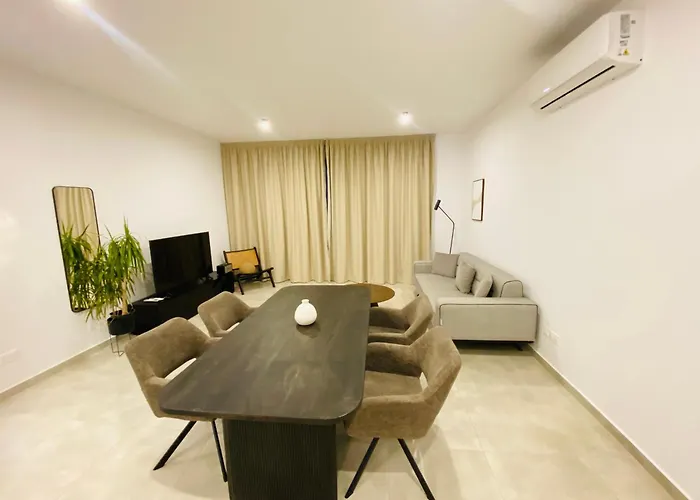 Sea View Penthouse Universal Residences *