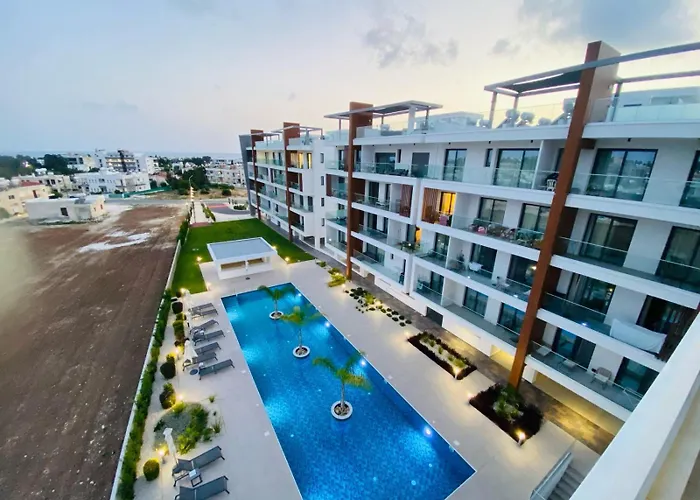 Sea View Penthouse Universal Residences