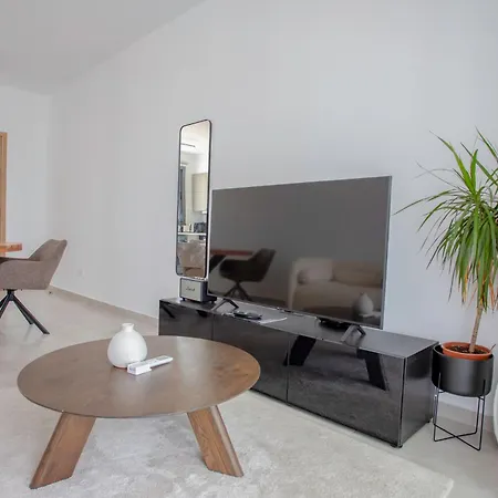 Sea View Penthouse Universal Residences * بافوس